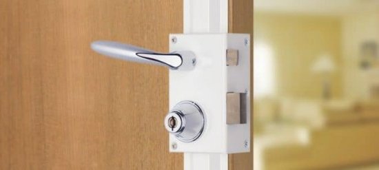 Est t-il obligatoire d'utiliser une serrure multipoint ?